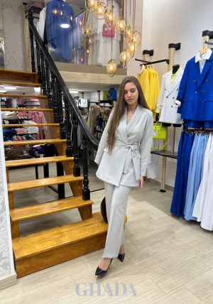 Ensemble veste à col châle et pantalon droit en gris